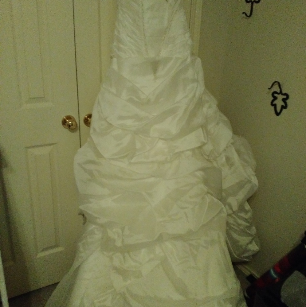 Wedding gown